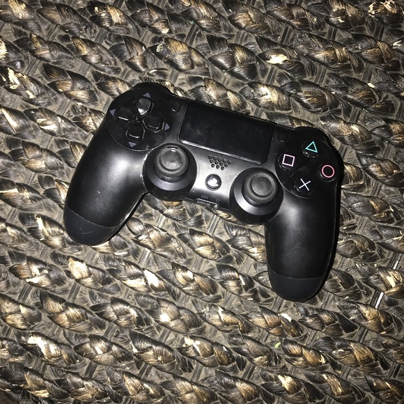 PS4 controller - Picture 3 of 3